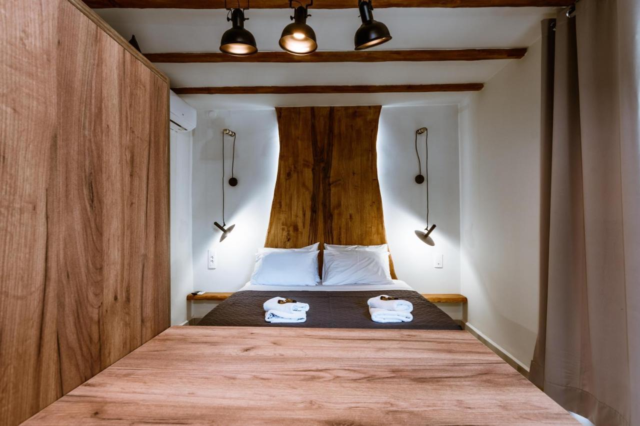 Ellafos Traditional Living Appartement